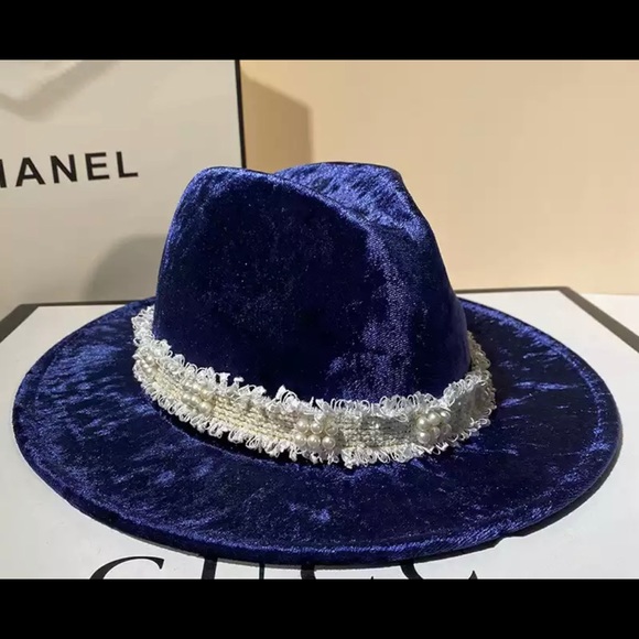 NEW, Crushed Velvet Wide Brim Fedora - Picture 6 of 8